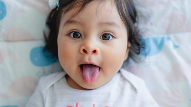 Baby zunge unsplash