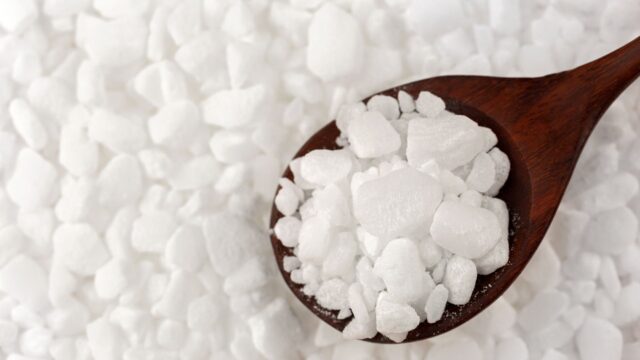 Magnesium flakes min Magnesium flakes min